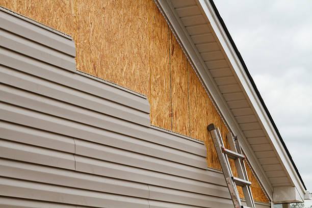Professional Wood Siding technician working in Centerburg, OH